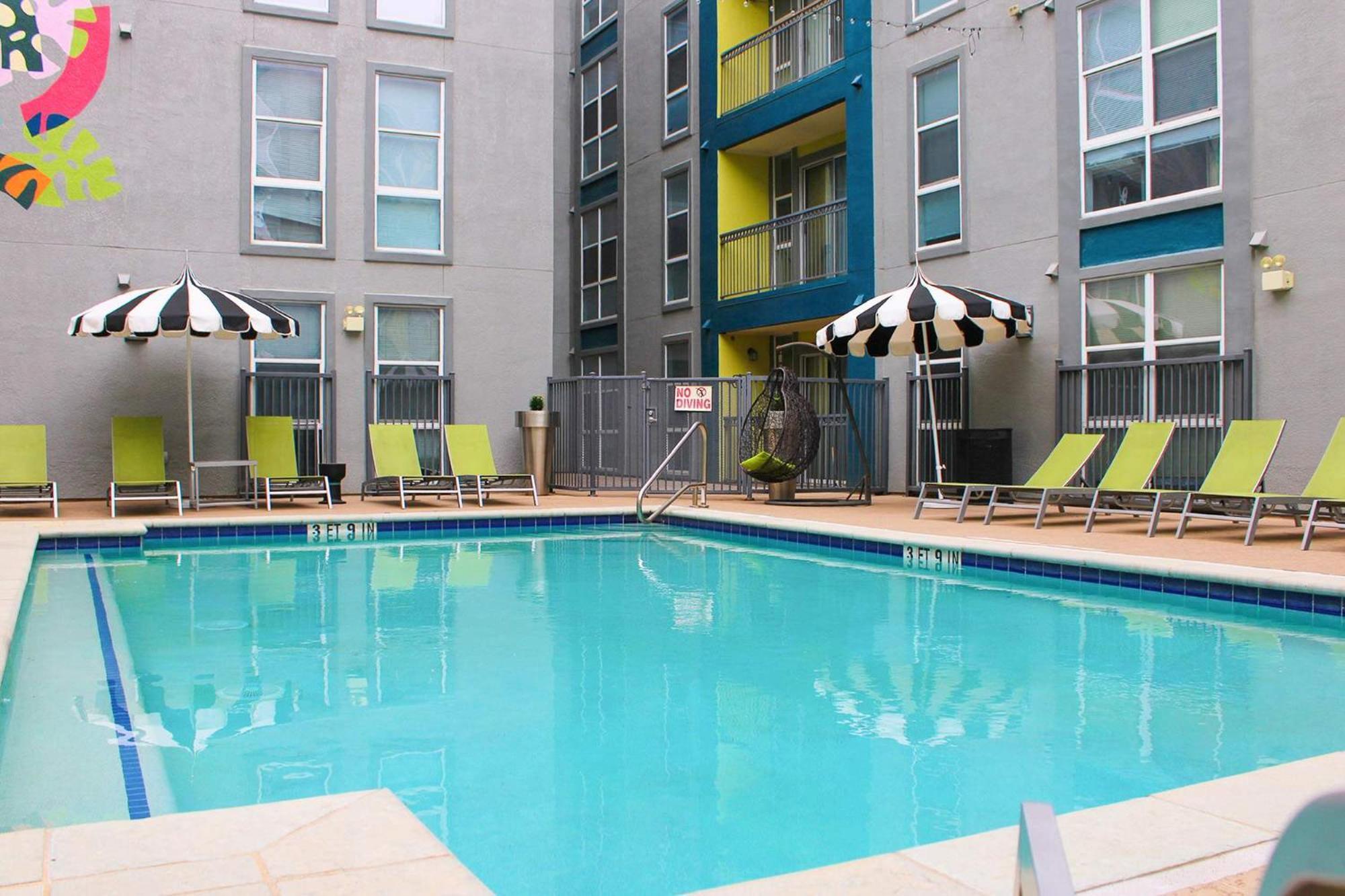 Upstay Condo Games Pool Gym And Bbq Austin Ngoại thất bức ảnh